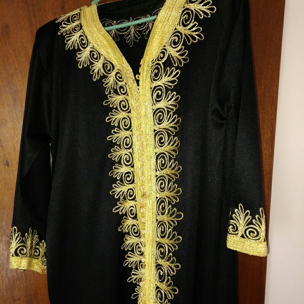 Embroidered abaya